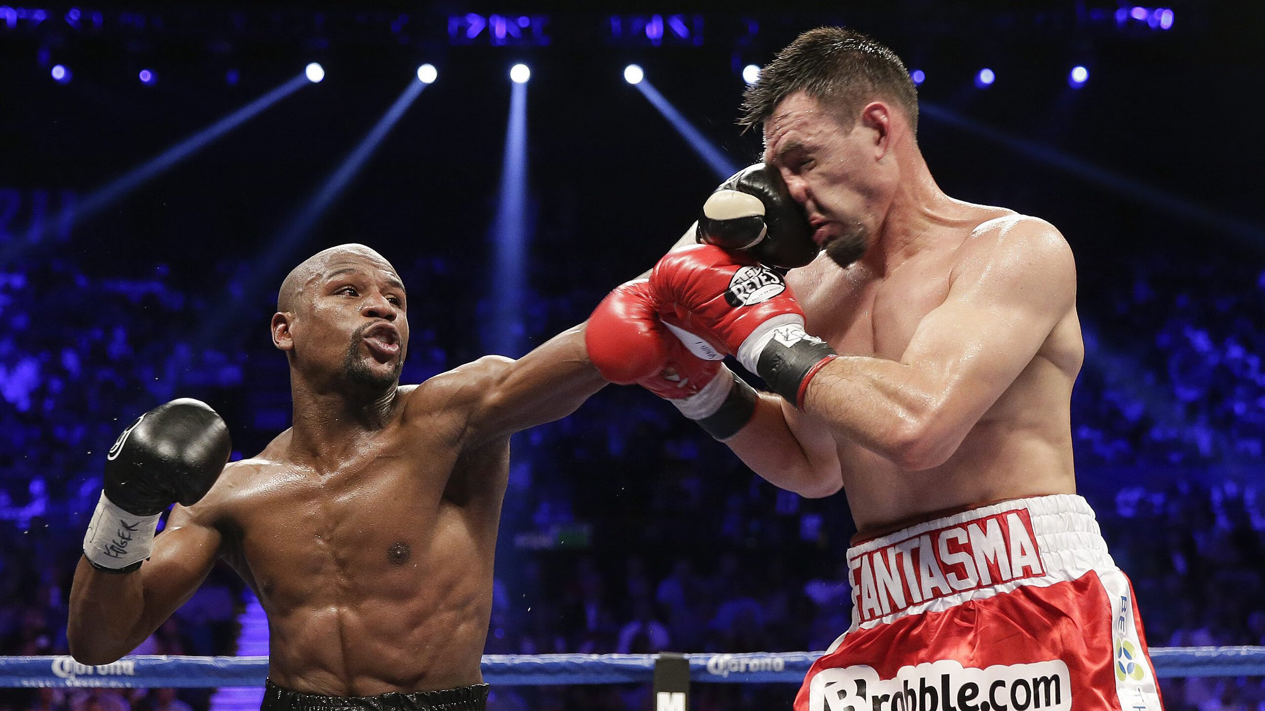 巴黎圣日耳曼在法甲继续领跑，豪华阵容难敌