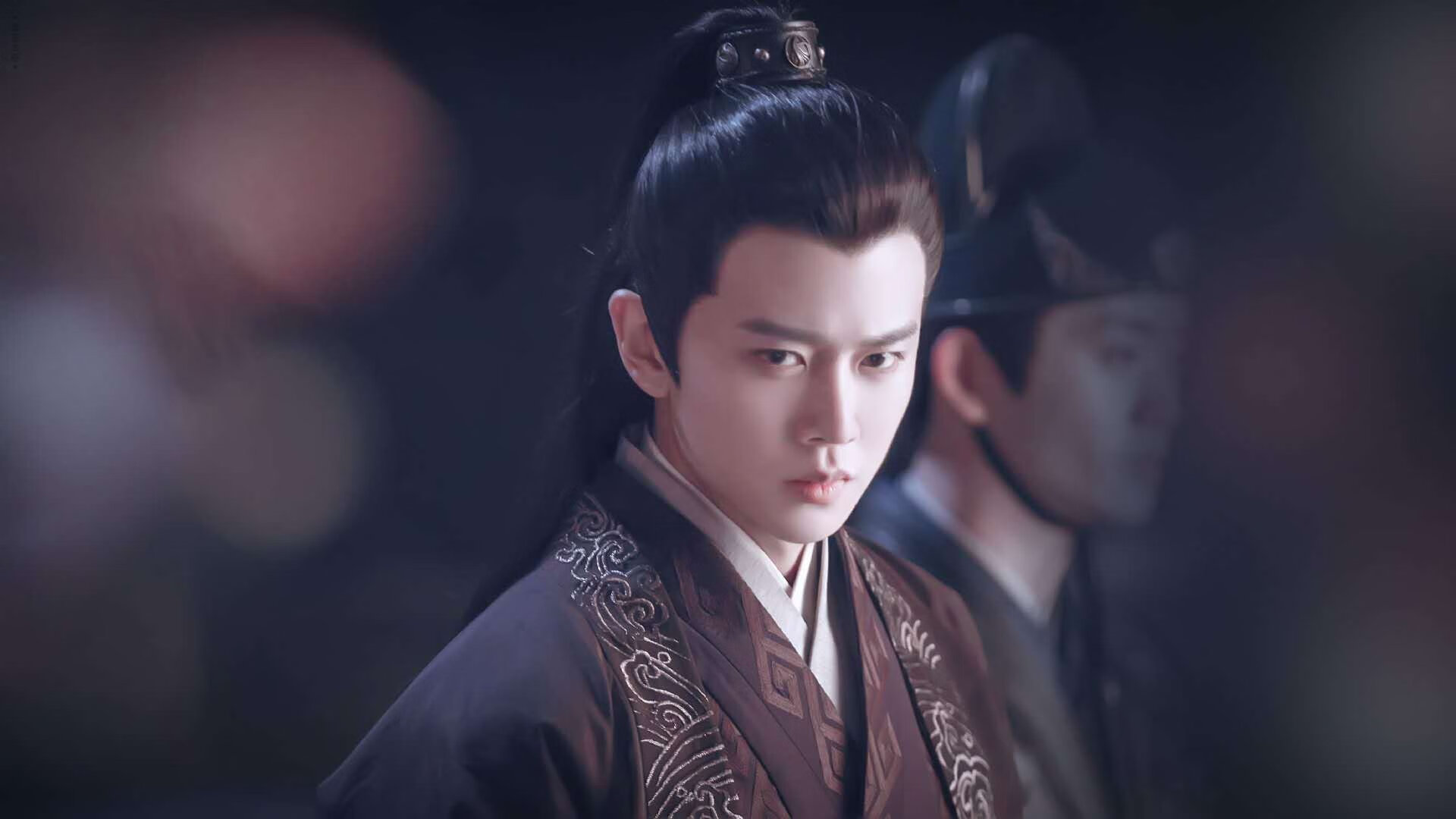 开云官网APP下载-“詹姆斯30+10，再次登顶热搜话题”，詹姆斯是30号吗